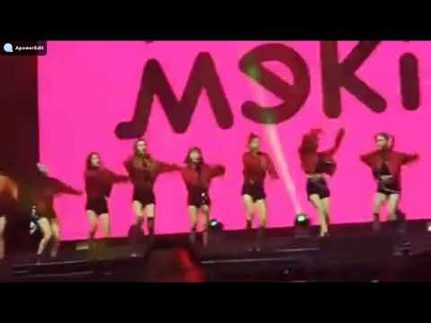 Weki Meki - I Don't Like Your Girlfriend @ MBC Music Show Champion in Manila 10282018