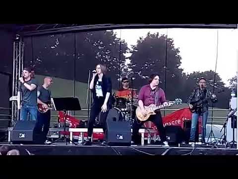 backsidemonkeycastle - U and ur hand (Pink Cover auf dem internationalen Kinder- und Jugendfest)