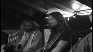 Whitey Morgan and the 78's - Hold Her When She Cries (update)