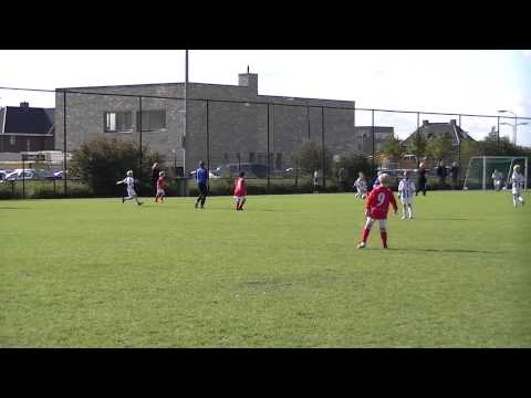 01 SC Woerden F1 - Sportlust F1 beginfase o.a.  actie Tristan