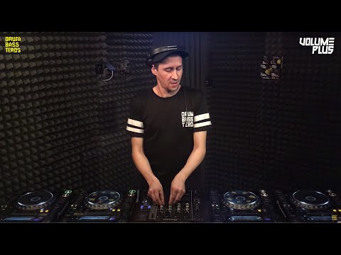 VOLUME PLUS - SHOWTIME 05