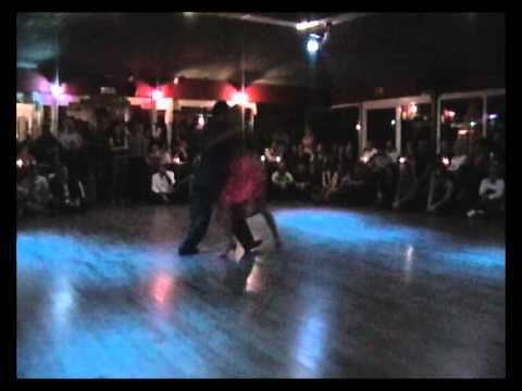  Roxana Suarez  and  Sebastian Achaval  are  dancing  to  the  milonga  "  Mozo Guapo  "
