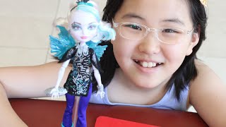 [LindseyReviews] Faybelle Thorn-Ever After High Unboxing