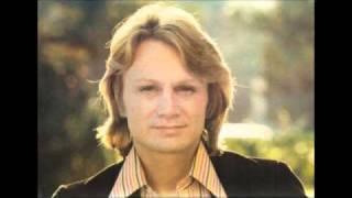 Une fille et des fleurs