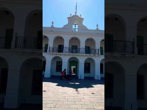 Estamos caminando por la zona del antiguo Cabildo de #lujan #walking #shorts #buenosaires #travel