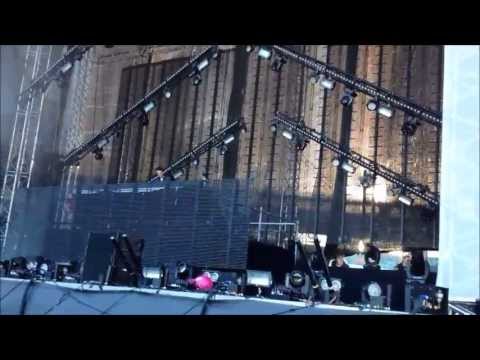 Zedd playing Nari & Milani - Atom(Afrojack Remix) GBG Summerburst 2013 Gothenburg