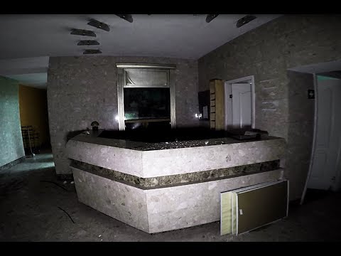 Opuszczony hotel w marmurach, krok za wandalami- Urbex PKR