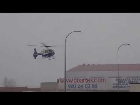 Helicóptero medicalizado en el polígono industrial de San Pedro del Arroyo (Ávila)