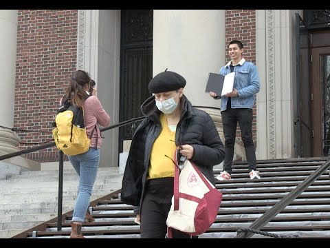 冠狀病毒迫使哈佛大學送學生回家 (Coronavirus forces Harvard University to send students home)