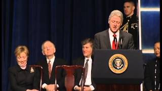 Maya Angelou Receives Arts & Humanities Award from President Clinton (2000)