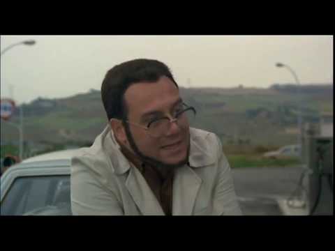 Bianco, rosso e Verdone - Furio, il rifornimento e la carta carburante