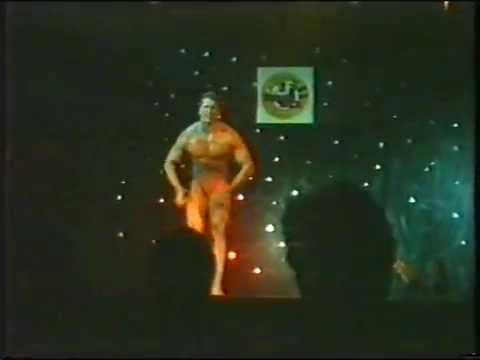 Ralf Wagner Show Posing bei Kindergarden Benefit Veranstaltung in Östringen 1989