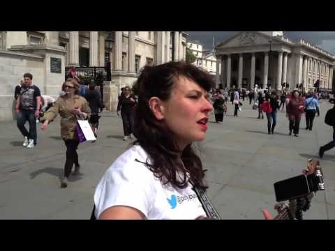 Polly Paulusma - London - Busking for Tweets