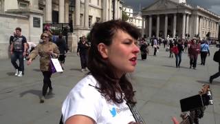 Polly Paulusma - London - Busking for Tweets
