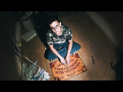 USAMOS O TABULEIRO OUIJA NA CAPELA! (deu muito ruim)