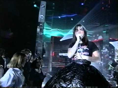 Björk - Army of Me (live on Top of the Pops (1995))