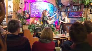 Hase Waits - The Ramblin&#39; Rover