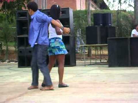 Victor Assis e Larissa Batista!