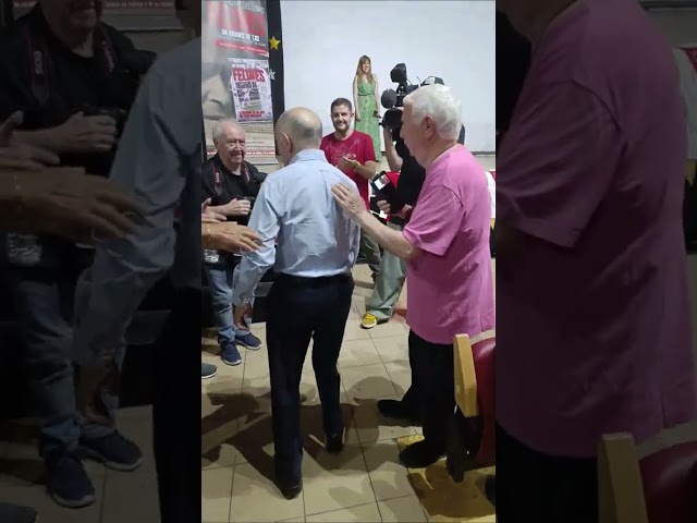 Vídeo relacionado con Felines, un gigante de 1,62: La historia de un mito del Rayo Vallecano (Con voz propia Vallecas)
