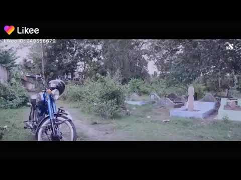 Orang kencing di kuburan