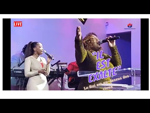 Dina Innocent _ "Il est exalte, le Roi est au-dessus des cieux"  - Apocalypse Praise Team