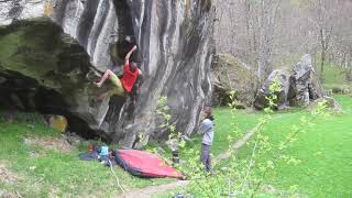 Video thumbnail of Fauler Willy, 8b+. Val Bavona