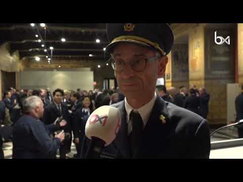 Manneken Pis a revêtu son costume de douanier