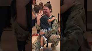 Download lagu Military mom bursts into tears when reuniting with her son 🥹❤️ mp3