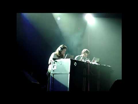 Aphex Twin & Luke Vibert - Live @ Prince Of Wales St. Kilda, Hotel Melbourne, Australia, 27-01-2004