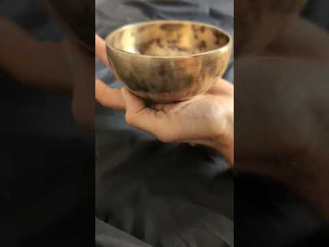 [A189] New Jambati singing bowl, ⌀10.8cm / 230g, 🔽 A4 - 32c (432 Hz) 🧡 - RARE FIND!, 🔼 D#6 +9c (1240 Hz) ⭐️ — VAYU sounds