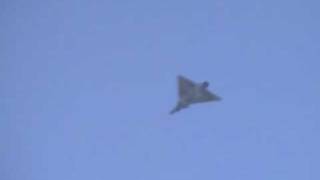 preview picture of video 'Taiwanese Air Force Mirage 2000-5 Aerobatics'