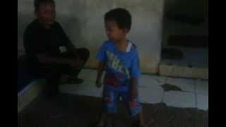 preview picture of video 'angkat batu (Dayeuh Luhur)'