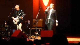 Suzanne Vega London 02/11/2010 Story about tombstone