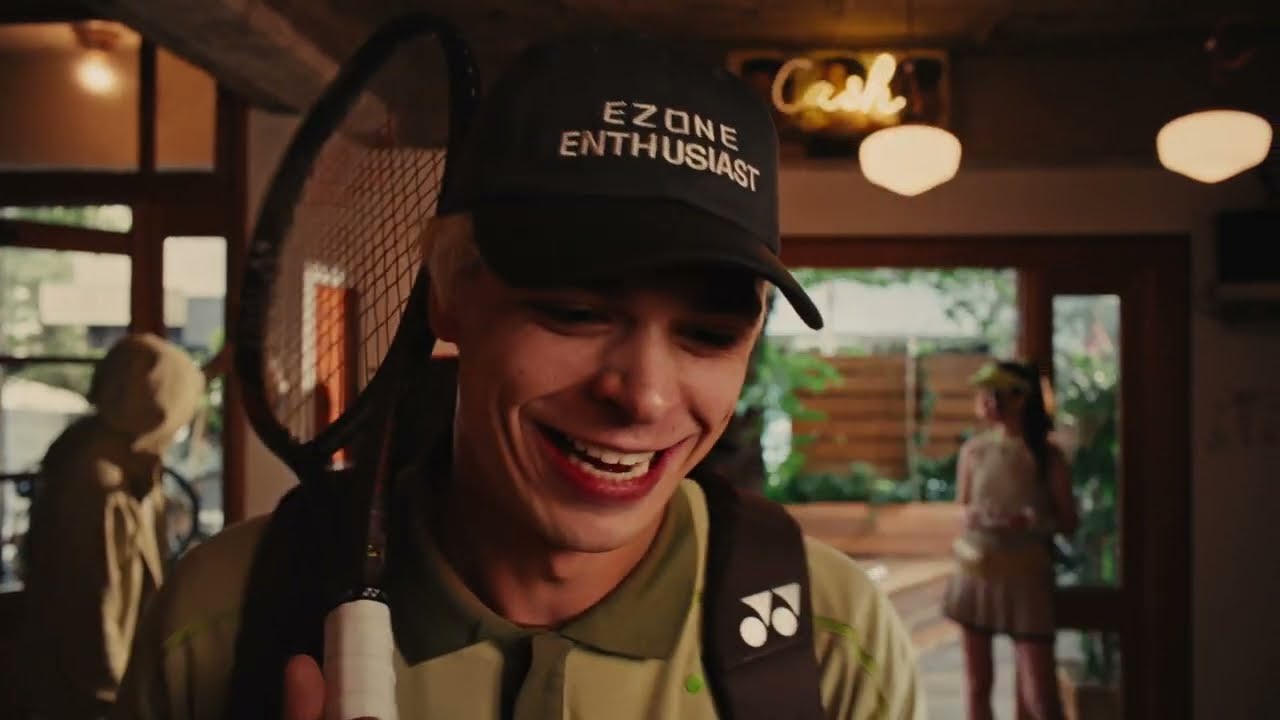 Video Un Espresso Brown, grazie. ☕🎾Scopri la nuova colorazione della EZONE 