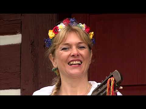 KAPESNÍ KAPELA KAPKA - Pod jednou střechou