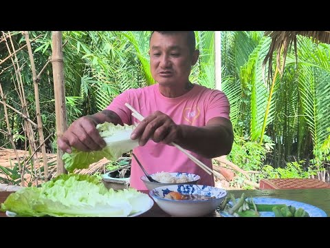 Qua nhà thánh lầy ăn chực cho đỡ đói, ai ngờ được ăn bữa này