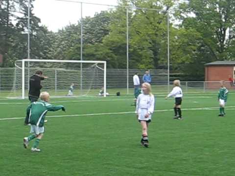 Haren F2 - Oosterparkers F1 22-05-2010 (10).AVI