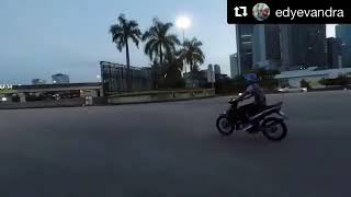 Download lagu 125zr wheelie (pipe on) mp3