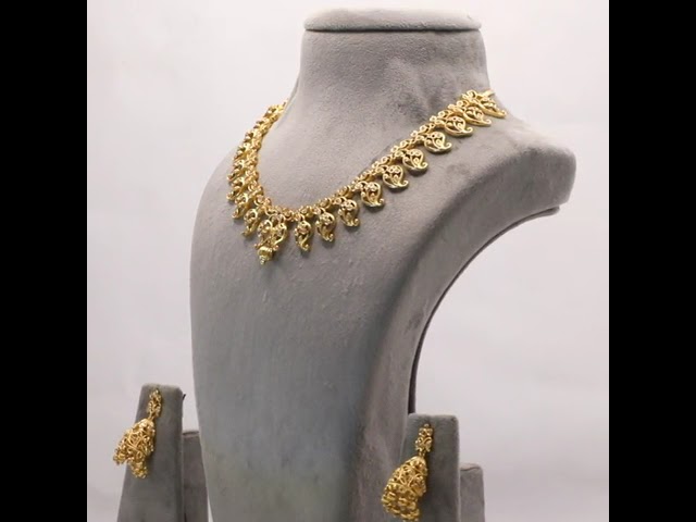 Vídeo relacionado con HDGSAFD 1 Juego De Collar Y 1 Par De Aretes, Collar De Estilo Punk, Collar De Estrella De Cinco Puntas De Guitarra Multicapa, Joyería De Rock Personalizada, Regalo De Punk Rock.