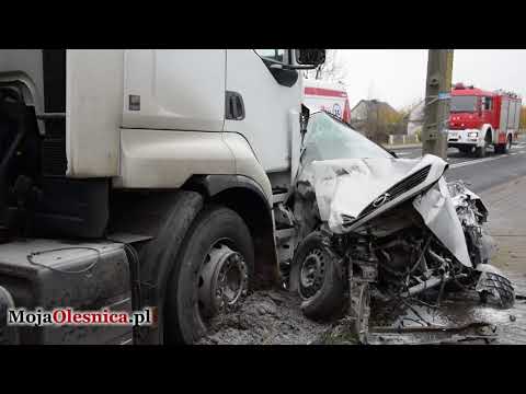 15.11.2017 Cieśle - wypadek ciężarówki i osobówki