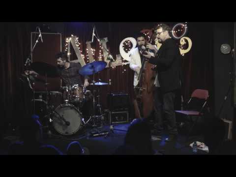 download lagu mp3 mp4 Tom Waits Pony Chords, download lagu Tom Waits Pony Chords gratis, unduh video klip Tom Waits Pony Chords