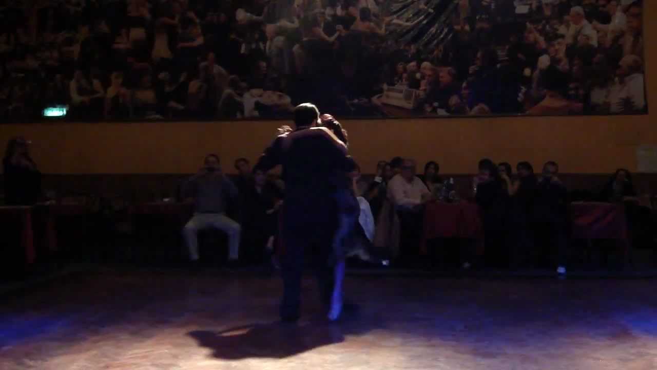 JUNIO 2012 - Silvana Anfossi y Matías Rodríguez - 1/4 - SALON CANNING