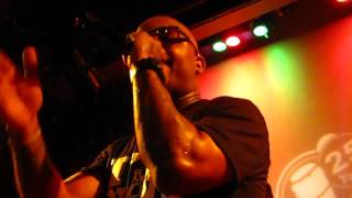 Bad Meets Evil - Royce Da 5&#39;9&quot; - Above The Law ( LIVE)