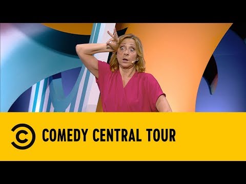 Perché le donne ci mettono più tempo a vestirsi degli uomini - Debora Villa - Comedy Central Tour
