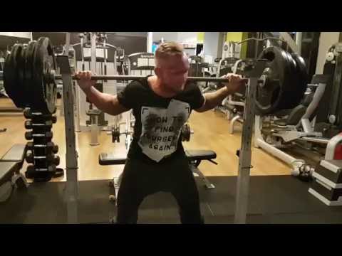 Stefan Jakóbczyk - przysiad - 3 x 140kg