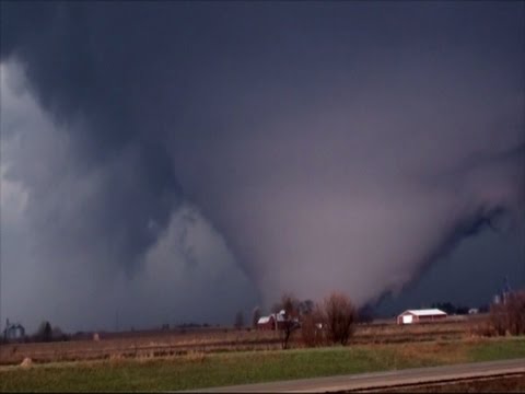 Raw: Deadly Tornado Strikes Illinois