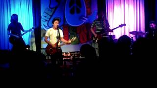 Saturney - Sponge Cola [Live @ 70&#39;s Bistro]