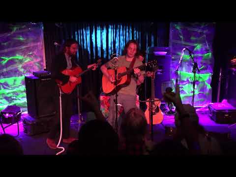 JP Biondo, Roy Williams & Billy Strings - Heavy Traffic Ahead