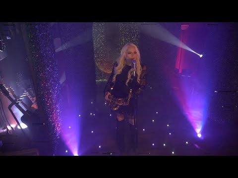 Blues and Jazz Artist Suzanne Grzanna aka Sax Diva&reg; performs Cedar Lodge XO - Vocals & Saxophone