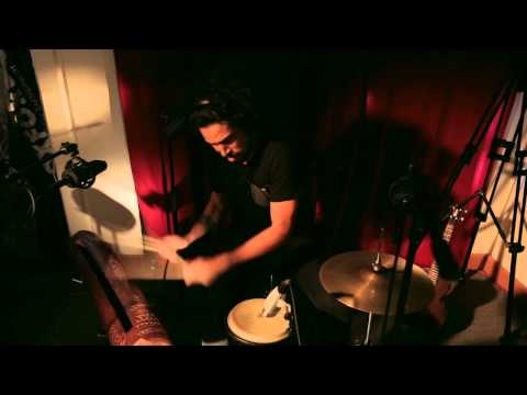 Bobby Alu 'Bay Sessions' - Tagi